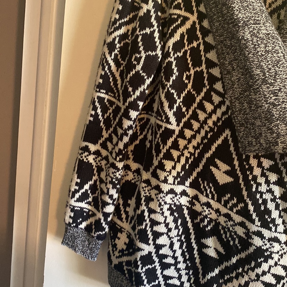 Size Large Cardigan With Open Front From Charming… - image 4